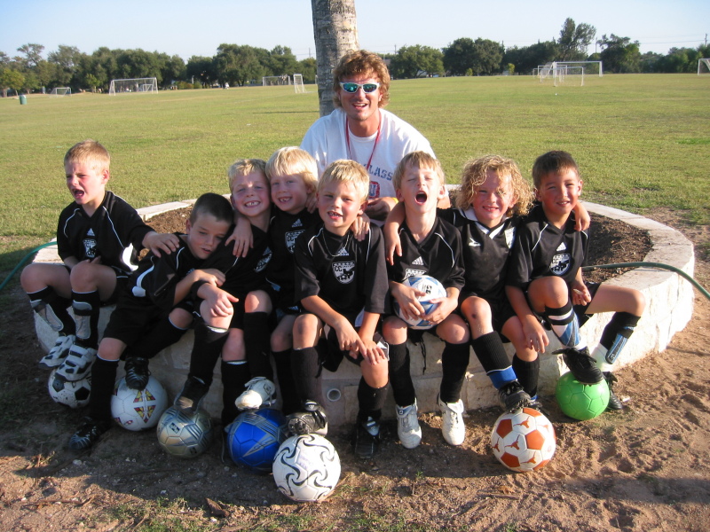 2005/10 October/Soccer Pics/800x600_IMG_2402.JPG